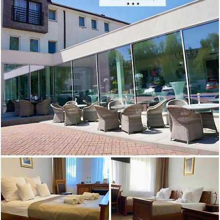 צ'סטוצ'ובה Hotel Constancja מראה חיצוני תמונה